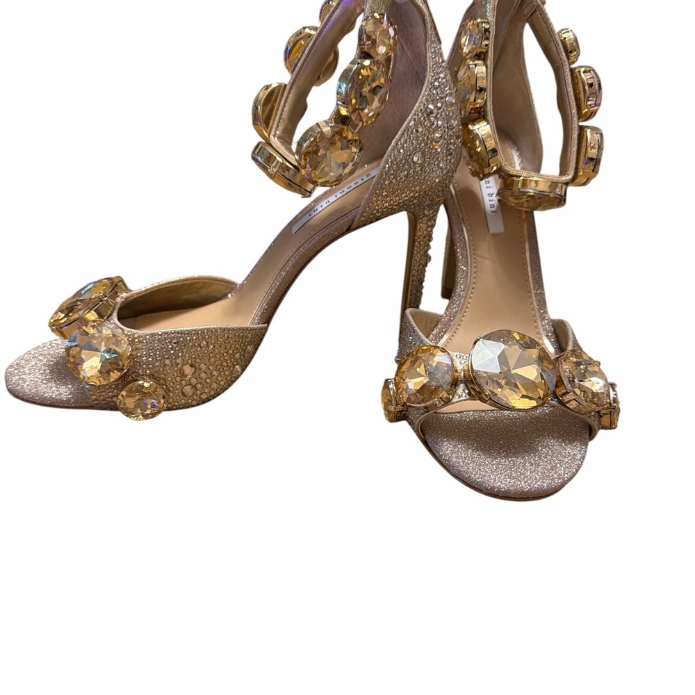Gianni Bini Oaklynn Gold Rhinestone Jeweled Heels Size 8 NWOB Prom Wedding